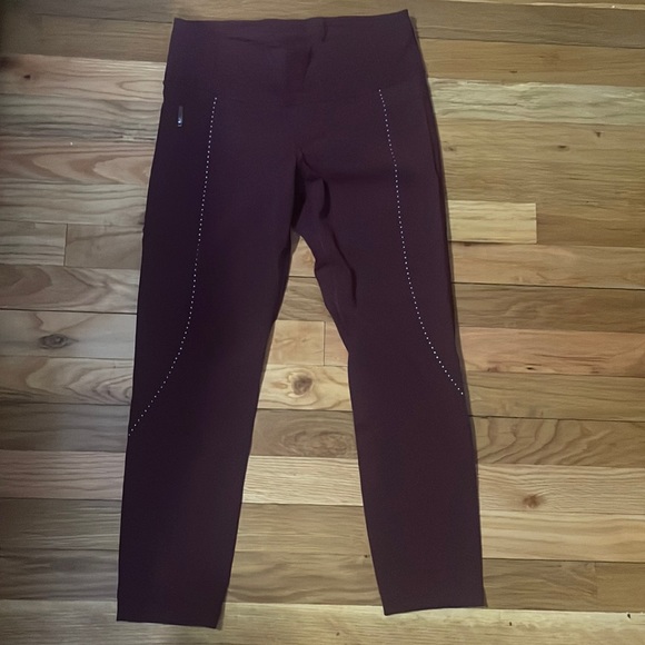 lululemon athletica Pants - Lululemon cropped Maroon leggings